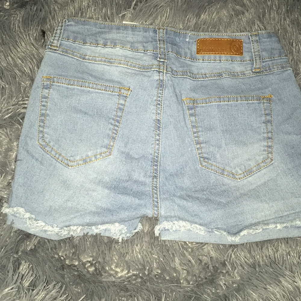 Shorts - Picture 3 of 3